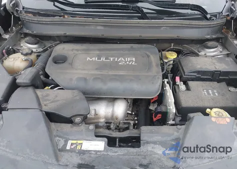 2015 Jeep Cherokee Latitude z USA, uszkodzony, nr VIN 1C4PJLCB7FW683637